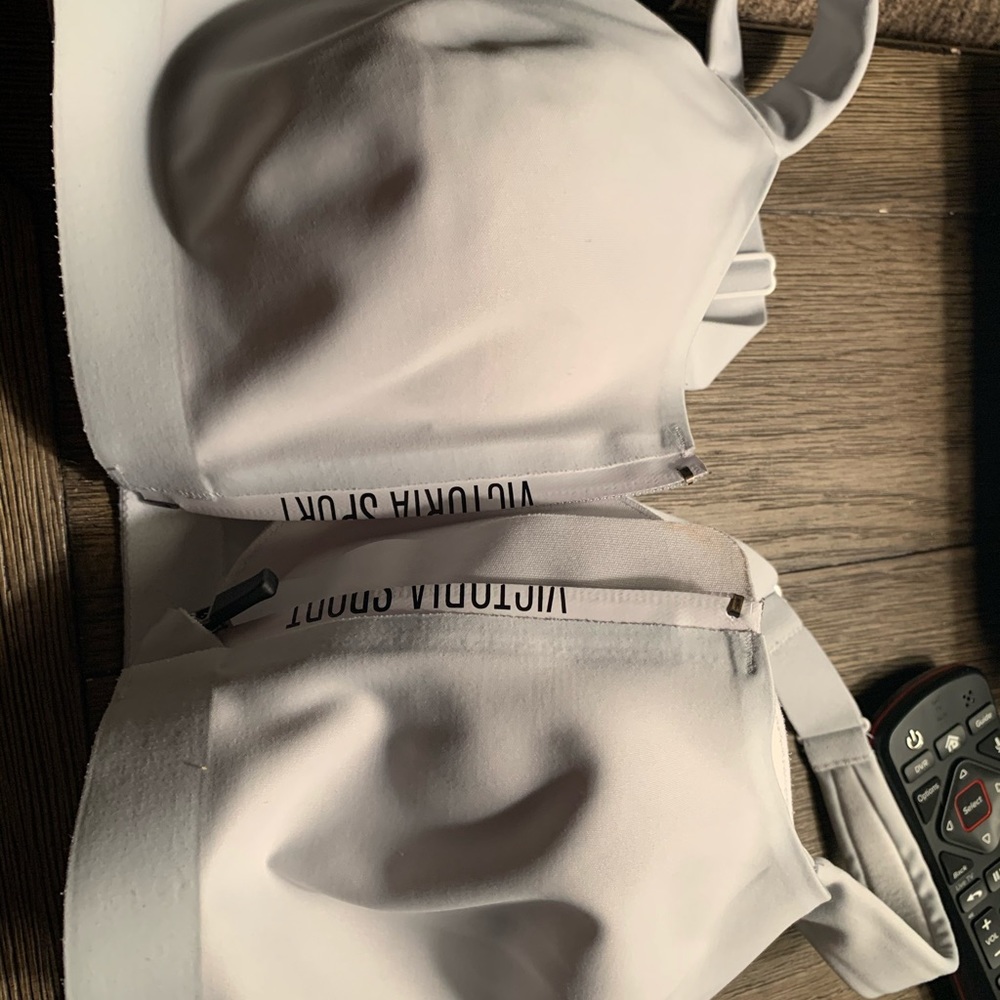 Victoria secret sports bra 32DD